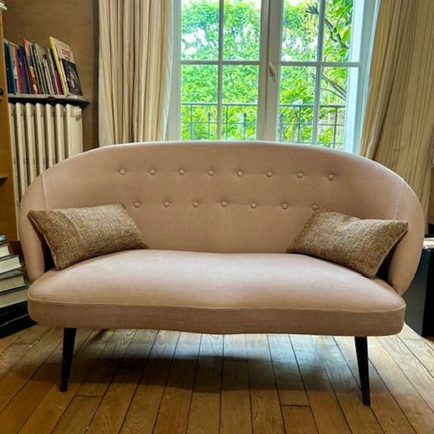 Banquette moderne rénovée - Création sur-mesure par artisan tapissier